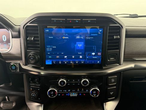 Used 2021 Ford F150 Platinum w/ FX4 Off-Road Package AWD/4WD image 22