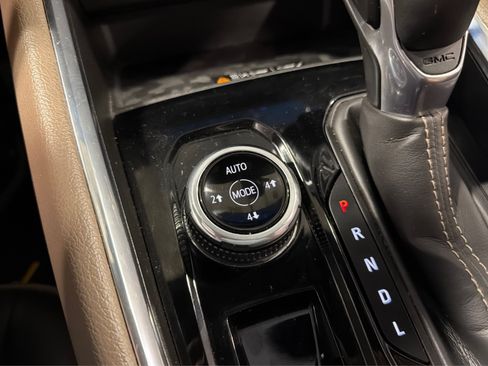 Used 2023 GMC Canyon Denali AWD/4WD image 38