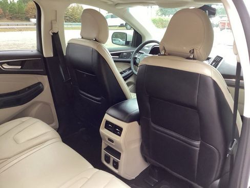 Used 2019 Ford Edge Titanium w/ Equipment Group 301A image 35