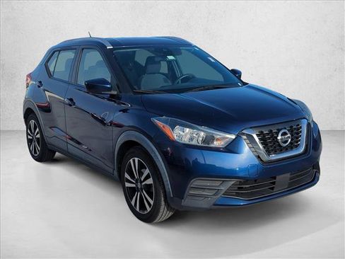 Used 2020 Nissan Kicks SV image 3