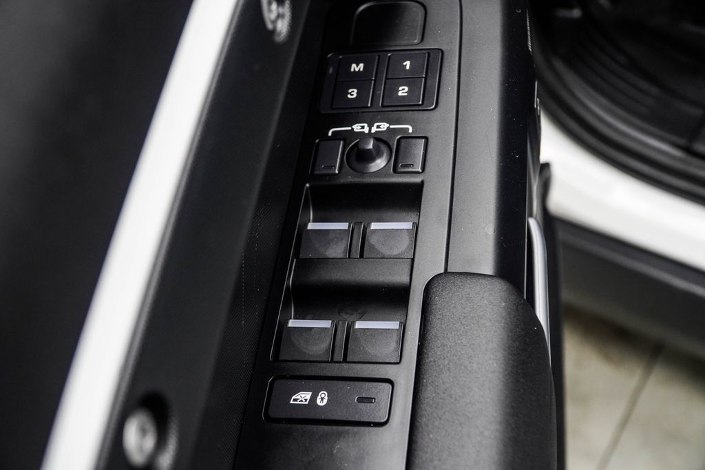 Used 2025 Land Rover Defender 110 S AWD/4WD image 41