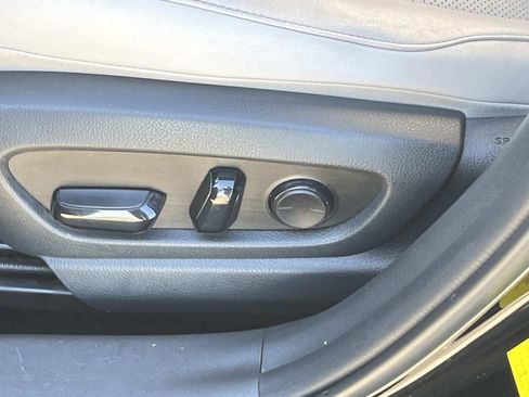 Used 2019 Lexus UX 200 image 22