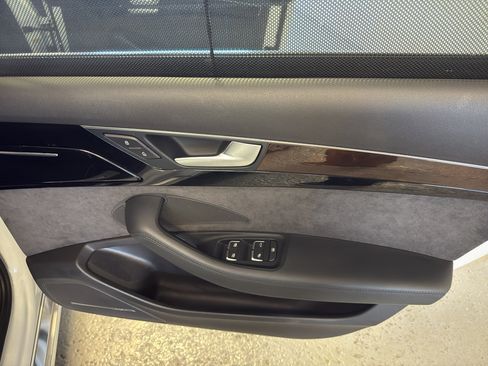 Used 2016 Audi A8 L TDI w/ Executive Package image 26