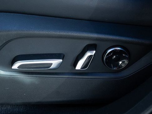 Certified 2025 Acura RDX w/ Technology Package image 27