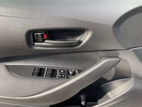 Used 2025 Toyota Corolla LE image 19