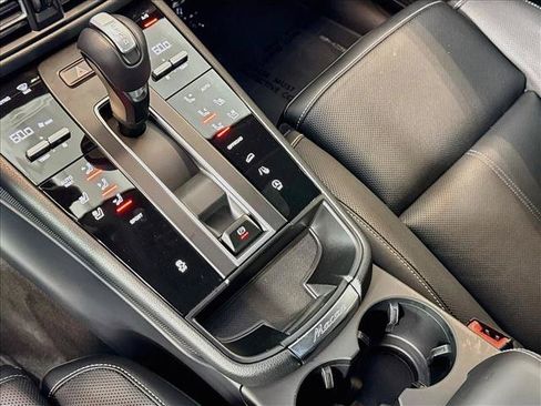 Certified 2025 Porsche Macan Turbo AWD/4WD image 19