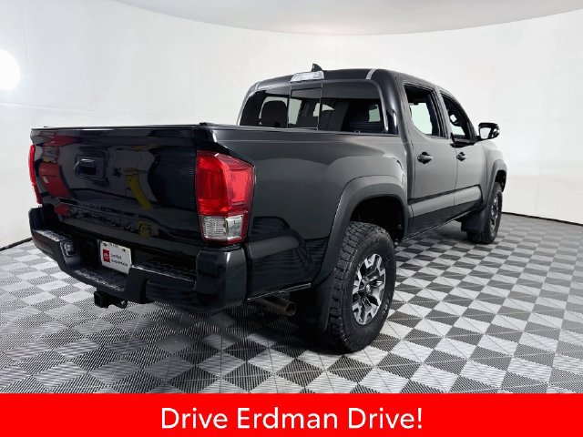 Certified 2017 Toyota Tacoma TRD Off-Road w/ Tow Package (A/T) AWD/4WD image 23