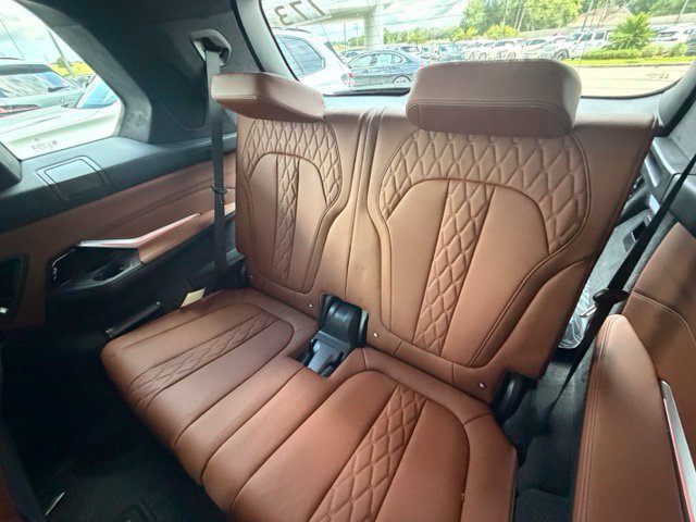 Used 2026 BMW X7 xDrive40i w/ M Sport Package AWD/4WD image 23
