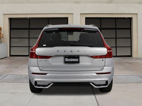 Certified 2025 Volvo XC60 B5 Plus image 5