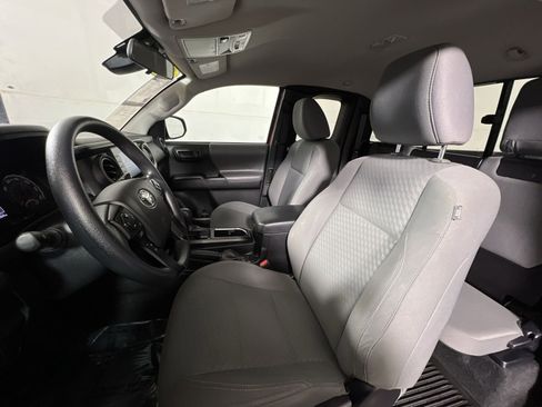 Used 2021 Toyota Tacoma SR w/ SX Package image 13