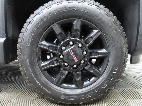 Used 2025 GMC Sierra 2500 AT4 w/ AT4 Premium Plus Package image 8