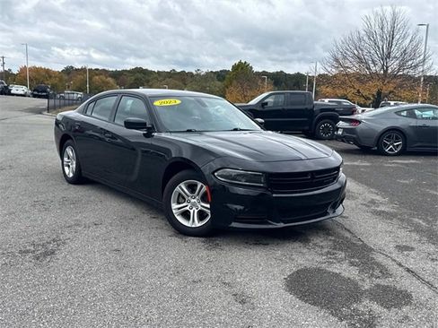 Used 2023 Dodge Charger SXT image 2