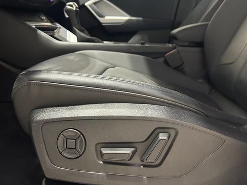 Used 2025 Audi Q3 2.0T Premium AWD/4WD image 13
