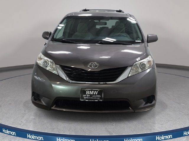 Used 2014 Toyota Sienna LE FWD image 3