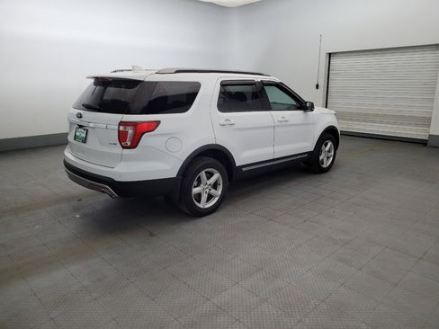 Used 2017 Ford Explorer XLT AWD/4WD image 10