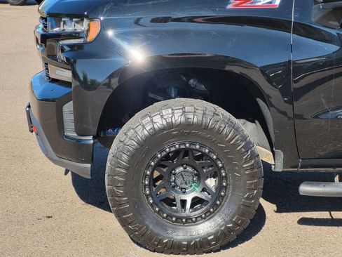 Used 2021 Chevrolet Silverado 1500 LT Trail Boss w/ Convenience Package II image 8