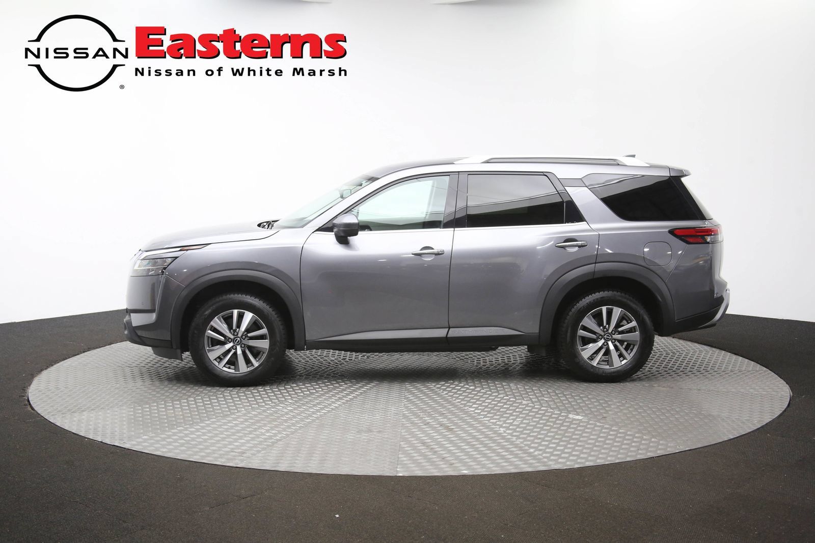 Used 2022 Nissan Pathfinder SL AWD/4WD image 60