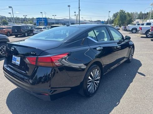 Used 2024 Nissan Altima 2.5 SV FWD image 5