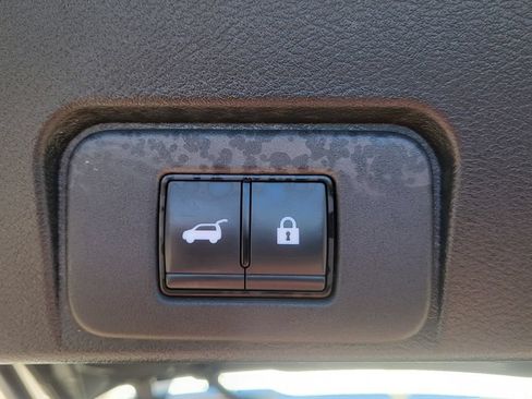 Used 2023 Nissan Rogue Platinum w/ Platinum Premium Package FWD image 14
