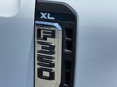 New 2026 Ford F350 XL w/ XL Chrome Package RWD image 23