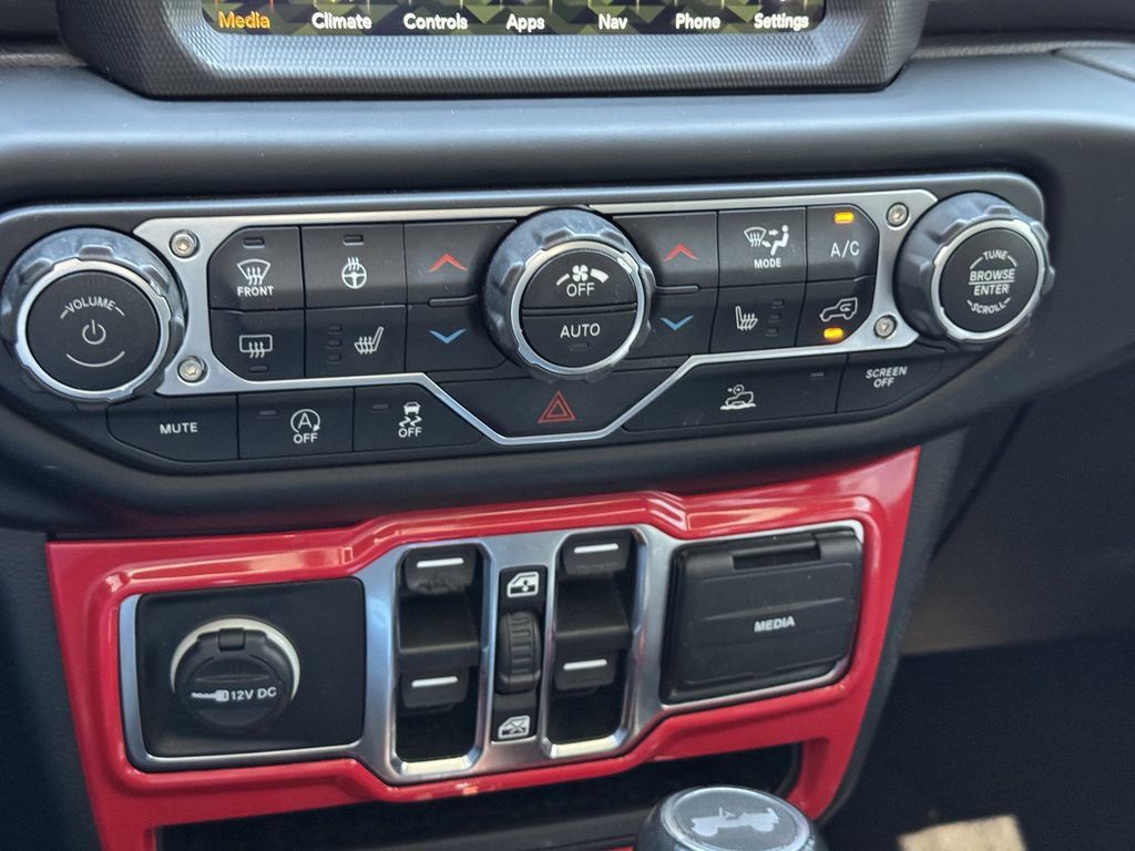 Used 2021 Jeep Wrangler Unlimited Sahara AWD/4WD image 19
