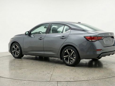 Used 2025 Nissan Sentra SV image 6