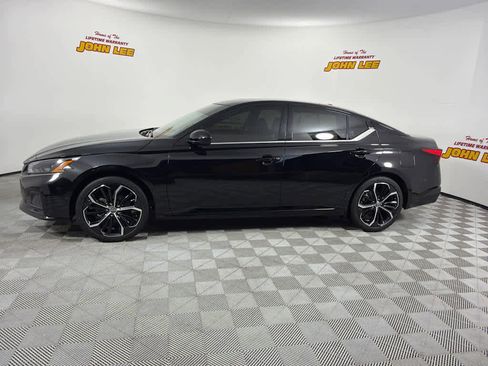 Certified 2025 Nissan Altima 2.5 SR FWD image 2