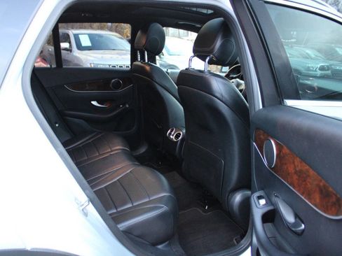 Used 2017 Mercedes-Benz GLC 300 4MATIC image 28