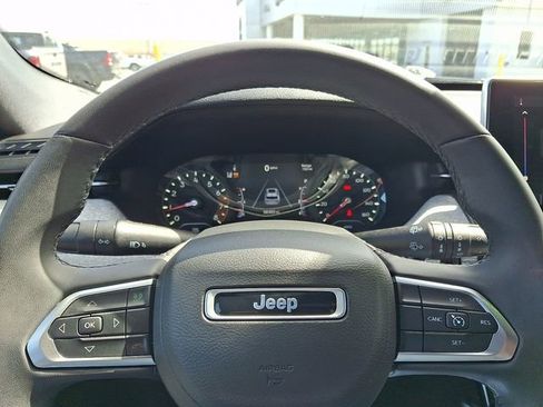 Used 2024 Jeep Compass Latitude AWD/4WD image 19