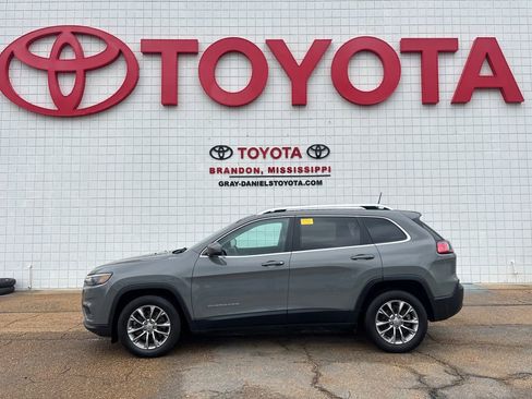 Used 2020 Jeep Cherokee Latitude Plus w/ Comfort/Convenience Group FWD image 5