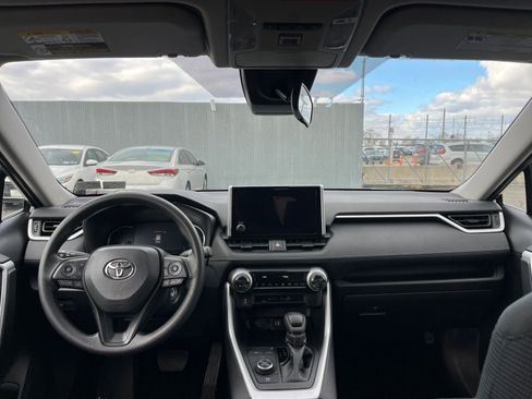 Used 2025 Toyota RAV4 LE image 32