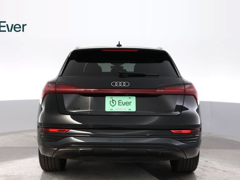 Used 2024 Audi Q8 e-tron Premium Plus w/ Premium Plus Package AWD/4WD image 15