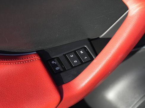 Used 2017 Jaguar F-PACE R-Sport image 31