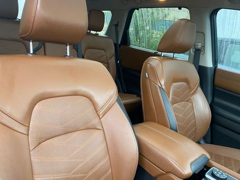 Used 2024 Nissan Pathfinder Platinum w/ Cargo Package AWD/4WD image 17