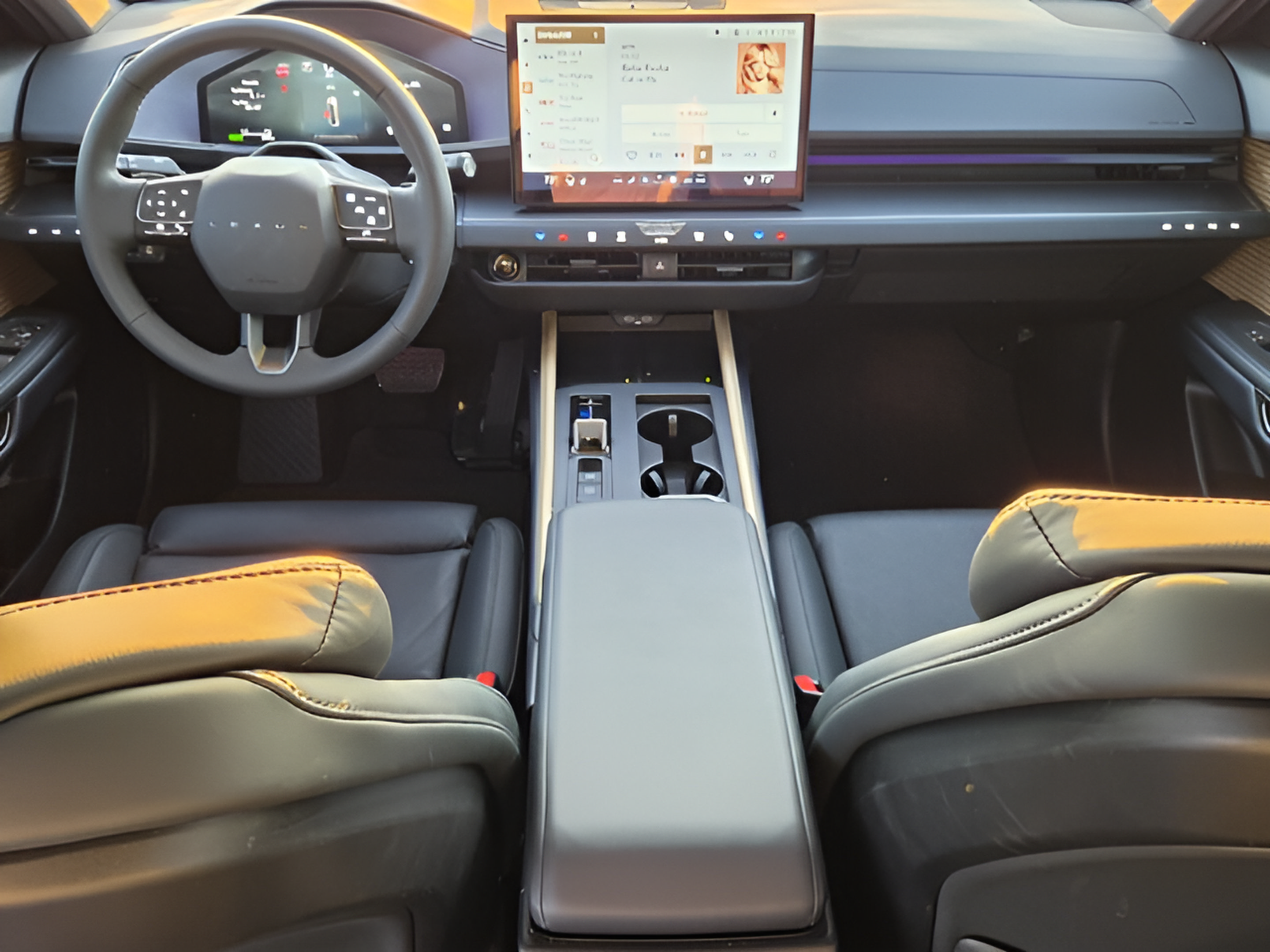 Used 2026 Lexus ES 350e w/ Accessory Package (Z2) FWD image 12