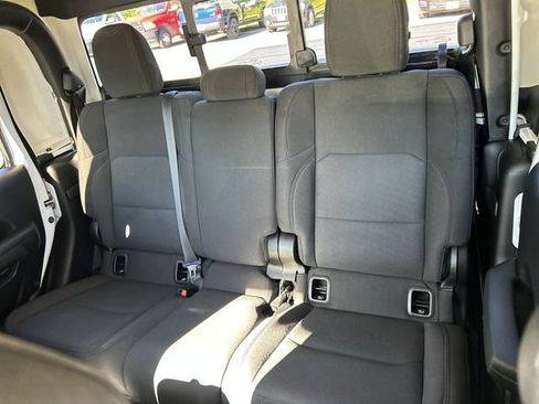 Used 2022 Jeep Gladiator Sport AWD/4WD image 23