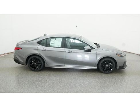 New 2026 Toyota Camry SE image 11