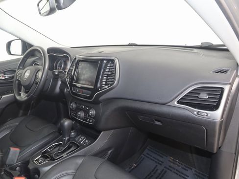 Used 2020 Jeep Cherokee Limited image 39