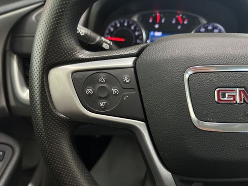 Used 2024 GMC Terrain SLE FWD image 10