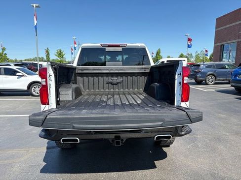 Used 2024 Chevrolet Silverado 1500 LT Trail Boss w/ Convenience Package II AWD/4WD image 16