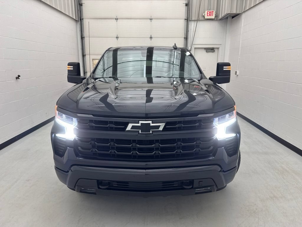 Used 2023 Chevrolet Silverado 1500 RST w/ Convenience Package II AWD/4WD image 2