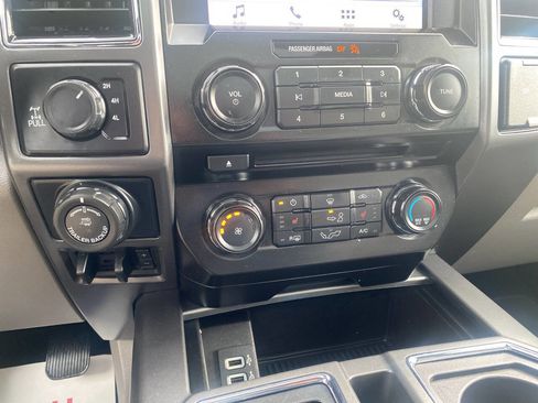 Used 2017 Ford F150 XLT w/ Equipment Group 302A Luxury image 31