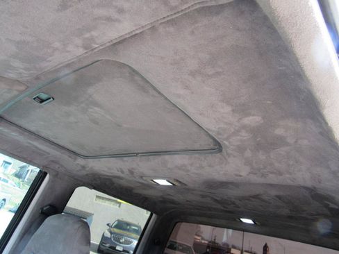Used 1993 Chevrolet Silverado 3500 2WD Crew Cab image 50