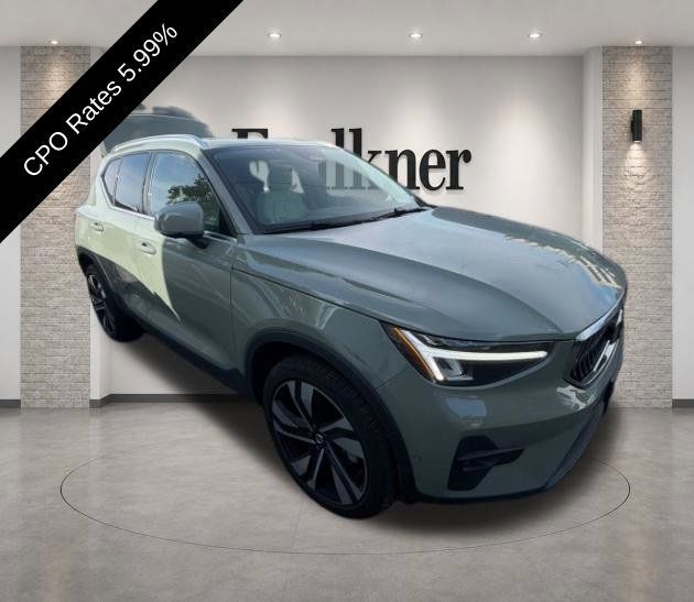 Used 2024 Volvo XC40 B5 Plus w/ Climate Package AWD/4WD image 2