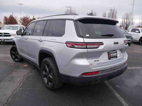 Used 2023 Jeep Grand Cherokee L Laredo image 18