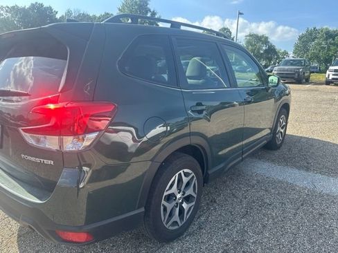 Used 2024 Subaru Forester Premium AWD/4WD image 3