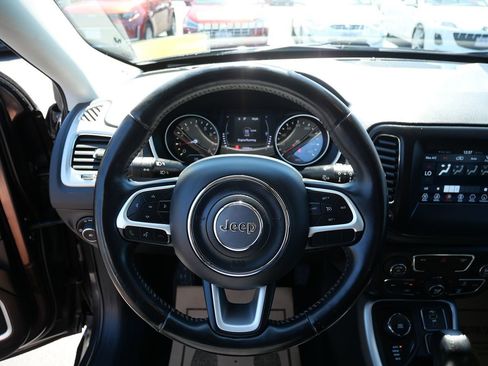 Used 2020 Jeep Compass Latitude AWD/4WD image 16