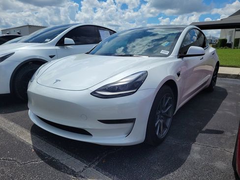 Used 2023 Tesla Model 3 Standard Range RWD image 1