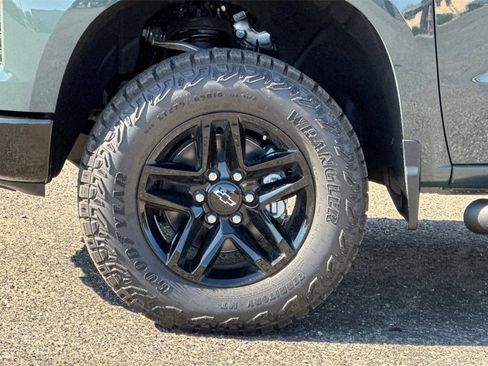 New 2025 Chevrolet Silverado 1500 Custom Trail Boss w/ Dark Appearance Package image 24