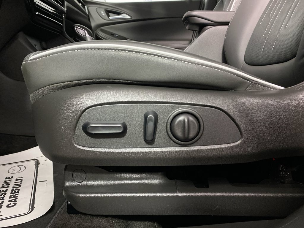 Used 2024 Buick Encore GX Avenir w/ Avenir Convenience Package FWD image 12